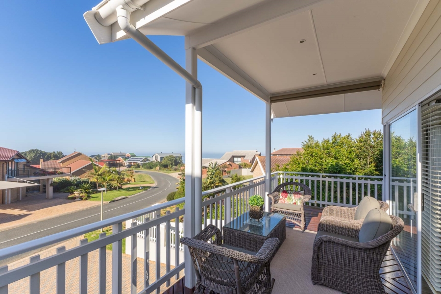 5 Bedroom Property for Sale in Outeniqua Strand Western Cape